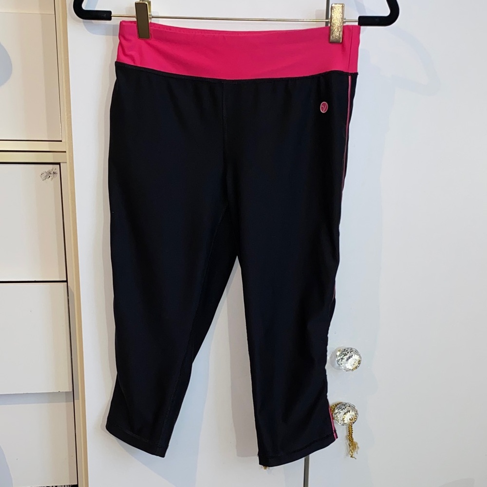 VOGO Athletica Black and Pink Exercise Activewear Capri Leggings